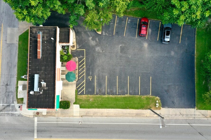 More Photos Of 834 E Division St, Springfield Restaurant For Sale
