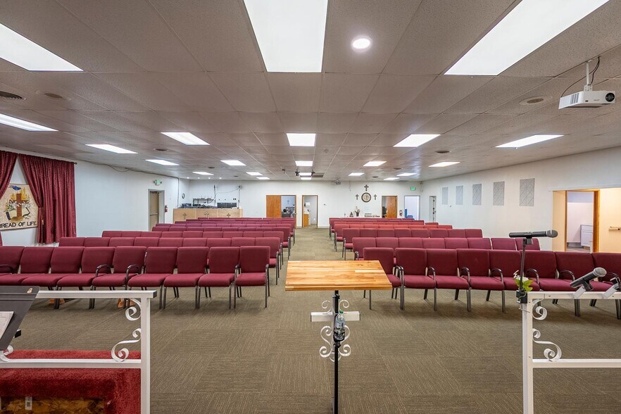 More Photos Of 140 14th Ave NW, Ephrata Flex For Sale