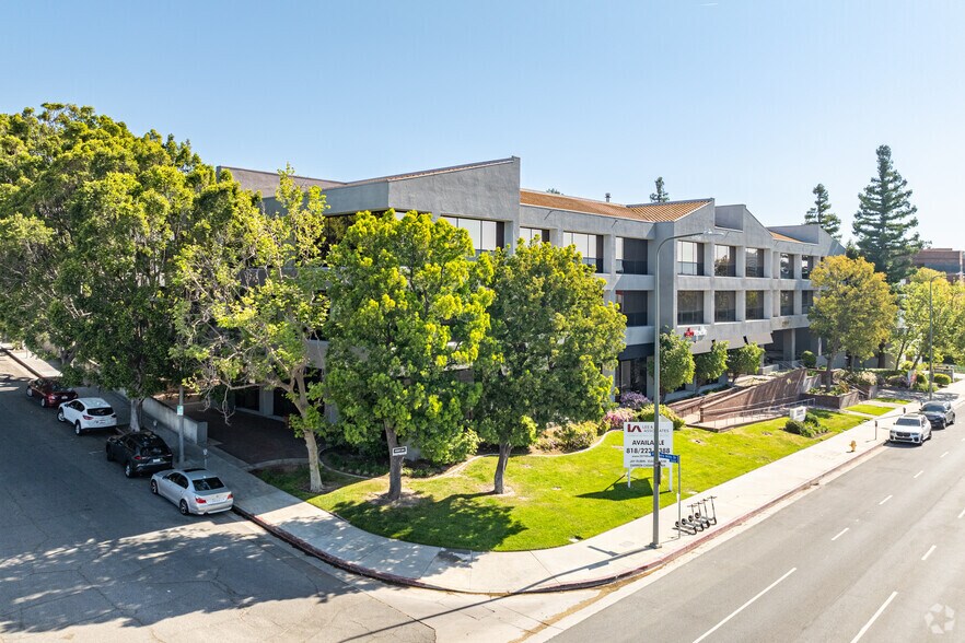More Photos Of 20700 Ventura Blvd, Woodland Hills Loft Creative Space For Sale