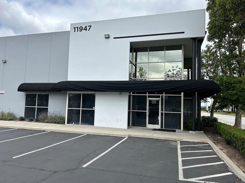 More Photos Of 11947 Florence Ave, Santa Fe Springs Manufacturing For Lease