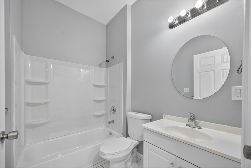 More Photos Of 3055 Madison Rd, Cincinnati Storefront Retail Residential For Lease