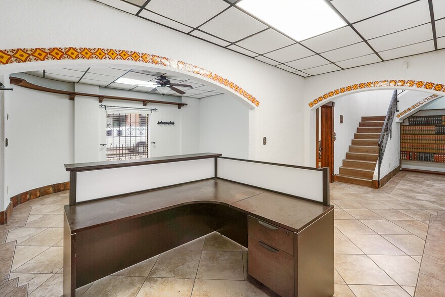 More Photos Of 537 10th St W, Bradenton Office For Lease