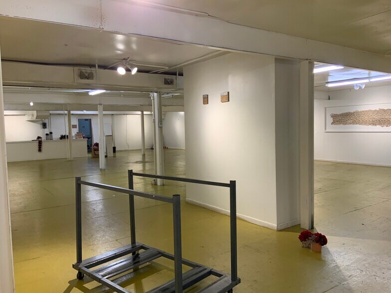 More Photos Of 1935 Q St, Lincoln Freestanding For Sale