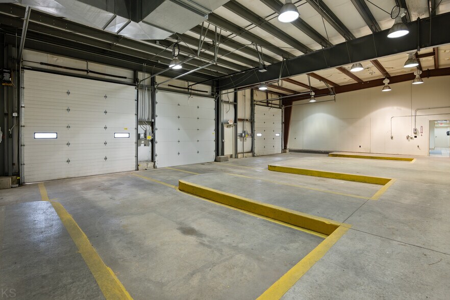 More Photos Of 3702 Hy Point Blvd, Rolla Industrial For Sale