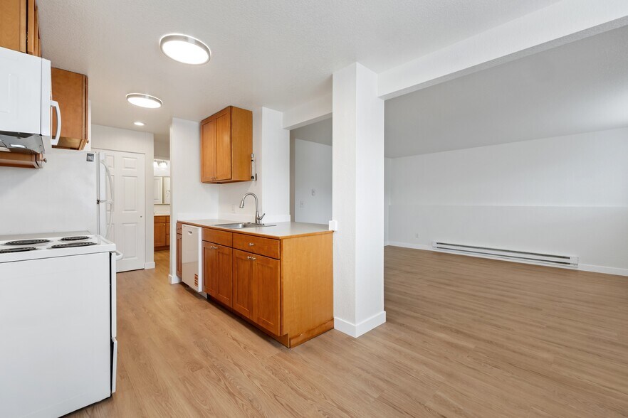 More Photos Of 712 N 143rd St, Seattle Apartments For Sale