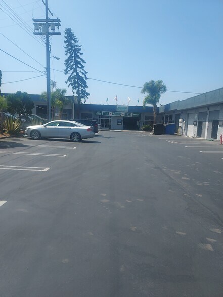 More Photos Of 4935-4943 McConnell Ave, Los Angeles Warehouse For Lease