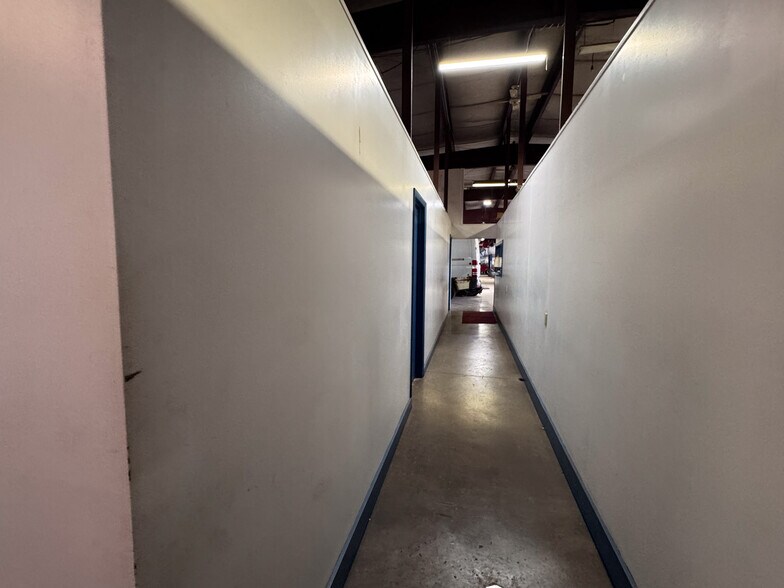 More Photos Of 544 W High St, Edison Auto Dealership For Sale