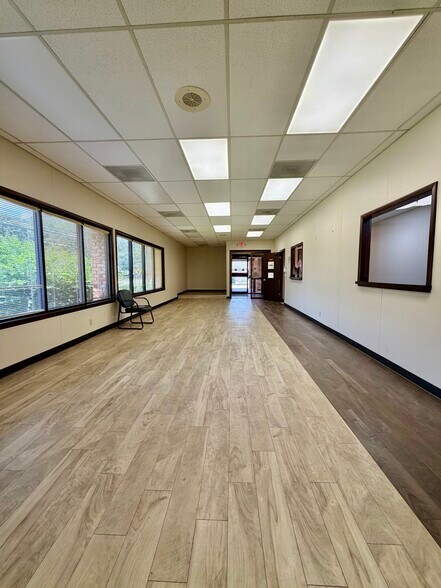 More Photos Of 906 Sixth Ave, Picayune Office For Sale
