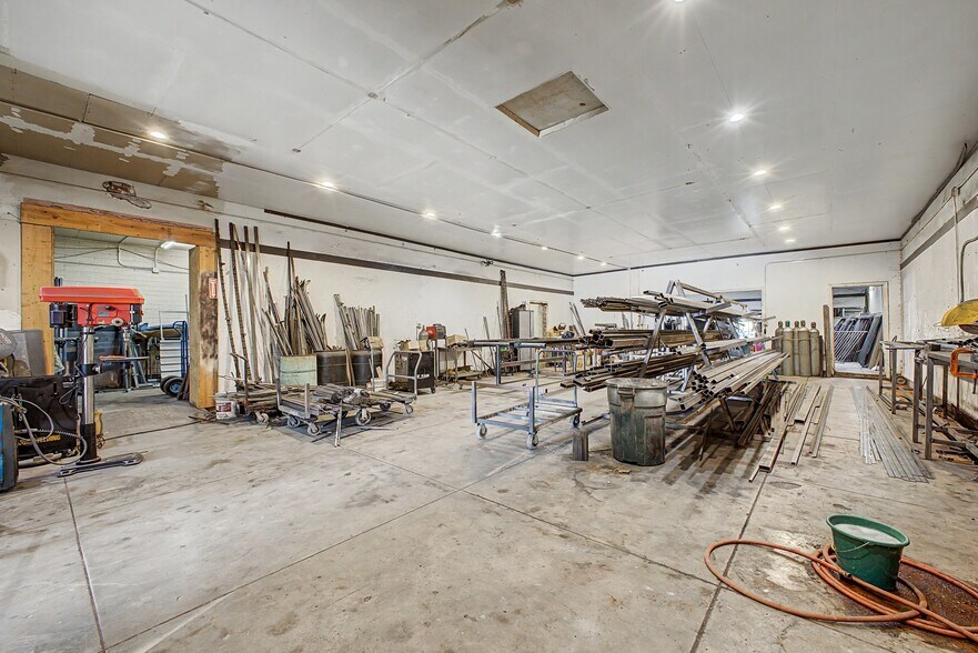 More Photos Of 6819 N 55th Dr, Glendale Warehouse For Lease