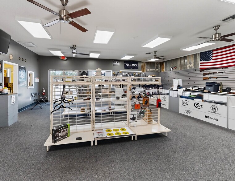 More Photos Of 4185 S Orlando Dr, Sanford Freestanding For Lease