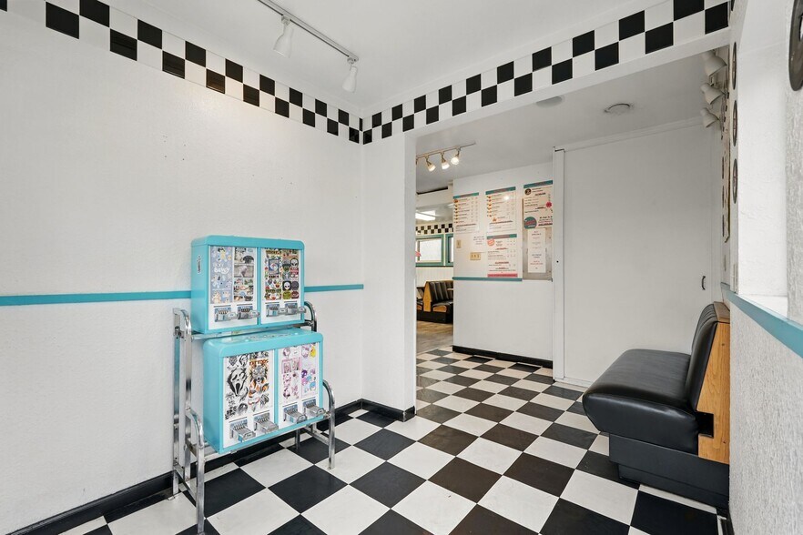 More Photos Of 213 W College Ave, Saint Maries Restaurant For Sale