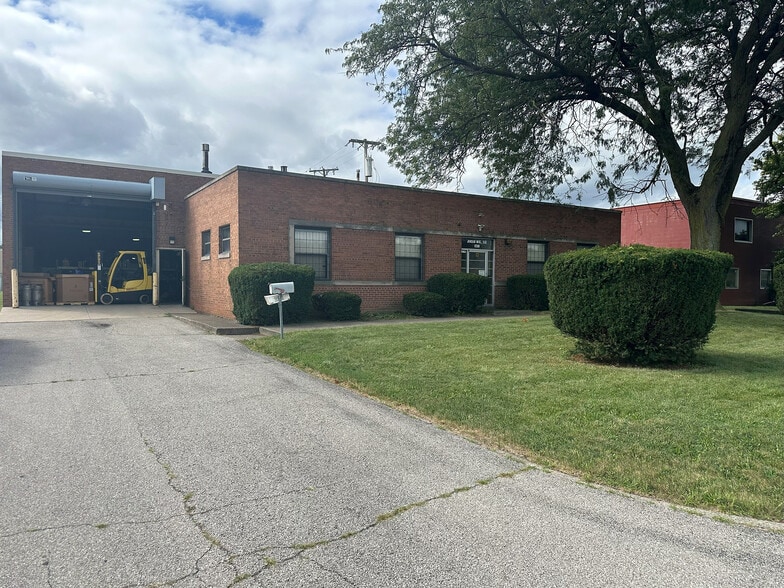 Primary Photo Of 1230 S Expressway Dr, Toledo Manufacturing For Sale