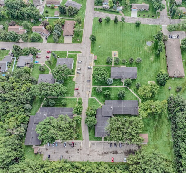 More Photos Of 105 Sunnyslope Rd, Morris Apartments For Sale