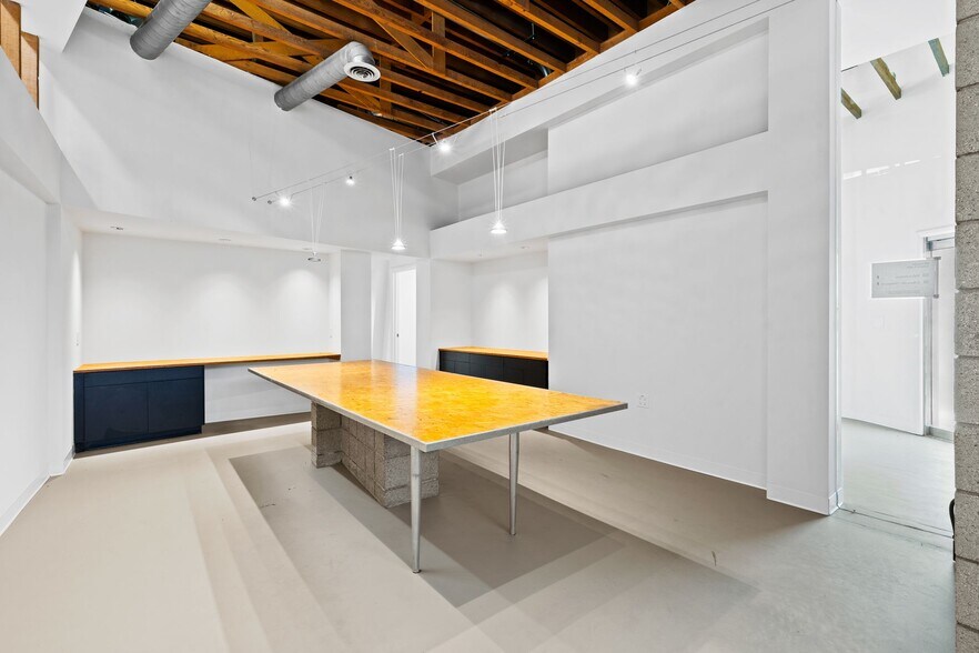 More Photos Of 8607 Venice Blvd, Los Angeles Loft Creative Space For Lease