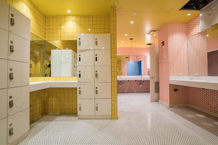 More Photos Of 200 Central Park S, New York Multifamily For Sale