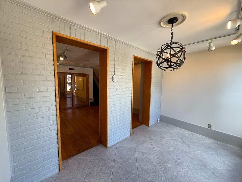 More Photos Of 3447 W Cary St, Richmond Office For Lease