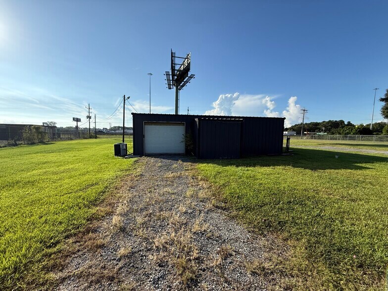 More Photos Of 23740 I-10, Vidor Industrial For Sale