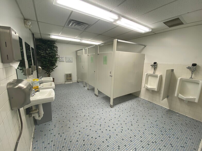 More Photos Of 15 Mullen Rd, Enfield Office For Lease