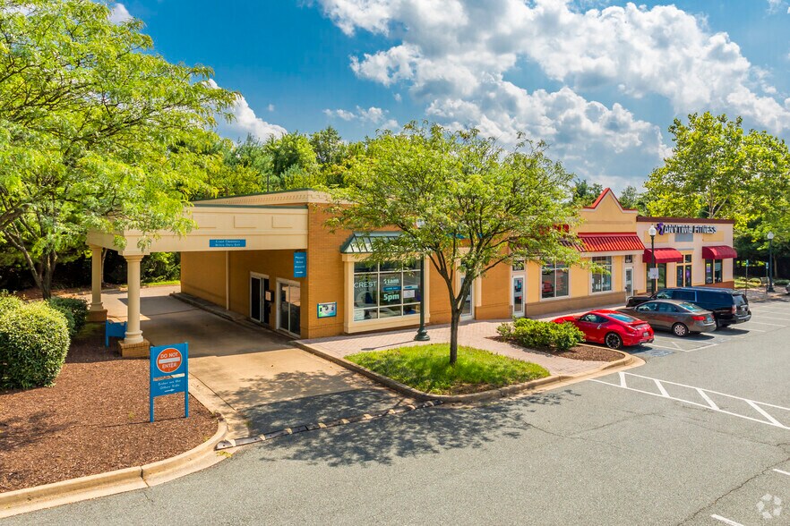 More Photos Of 9700-9761 Traville Gateway Dr, Rockville Unknown For Lease
