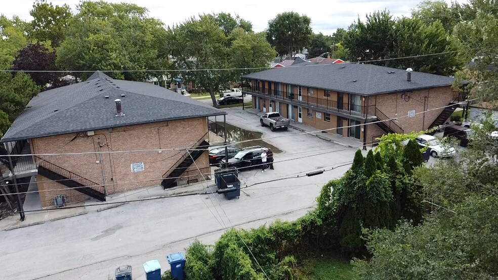 Primary Photo Of 12500 S Lincoln St, Calumet Park Apartments For Sale