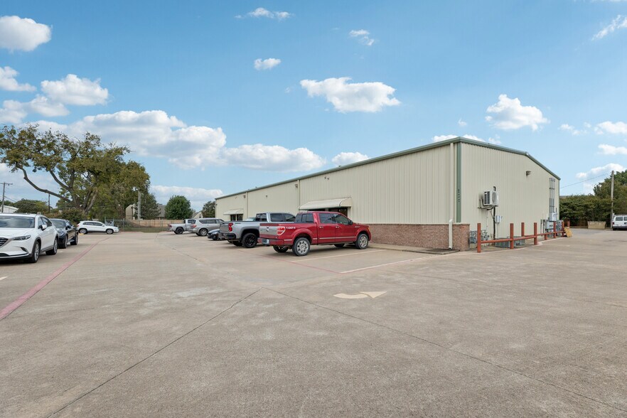 More Photos Of 395 W K Pl, Jenks Service For Sale