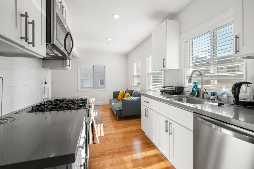 More Photos Of 1628 Tyler St, Berkeley Apartments For Sale