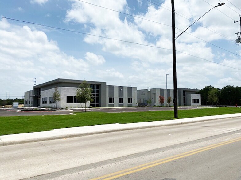 More Photos Of 4318 De Zavala Rd, San Antonio Medical For Sale