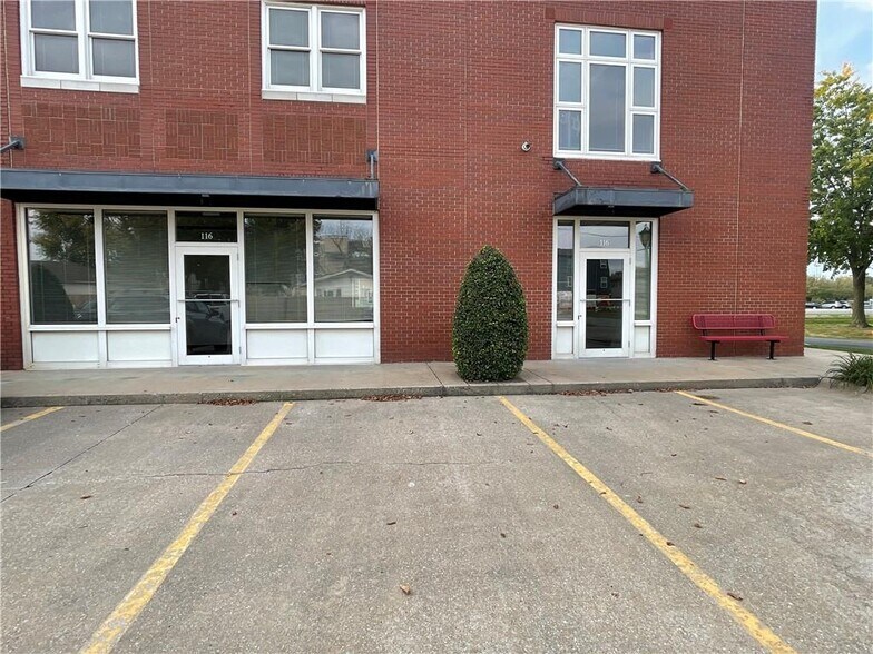 More Photos Of 206 SW 8th St, Bentonville Apartments For Lease