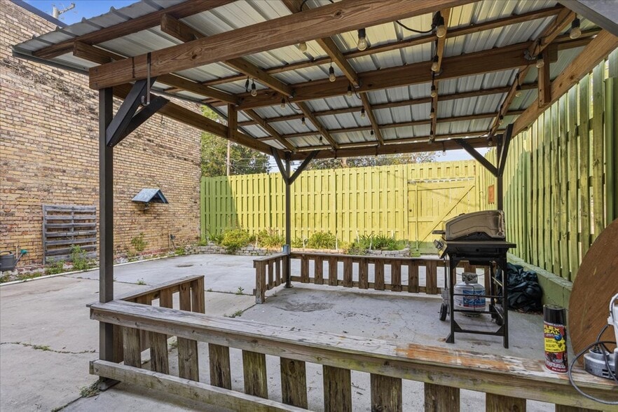 More Photos Of 14827 Main St, Alachua Storefront Retail Office For Sale