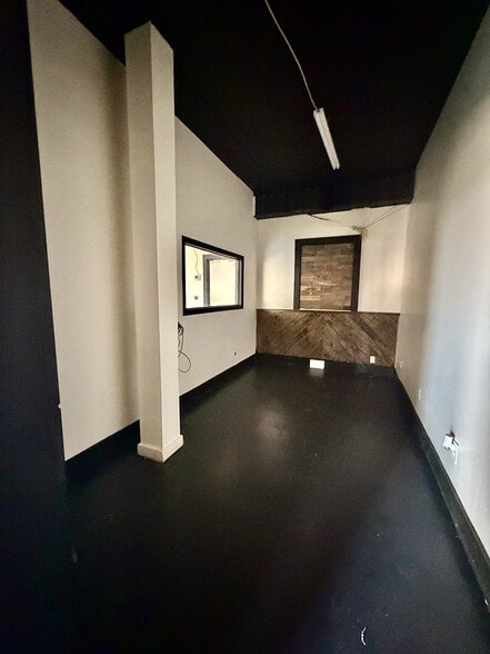 More Photos Of 1508 2nd Ave, Opelika Flex For Lease