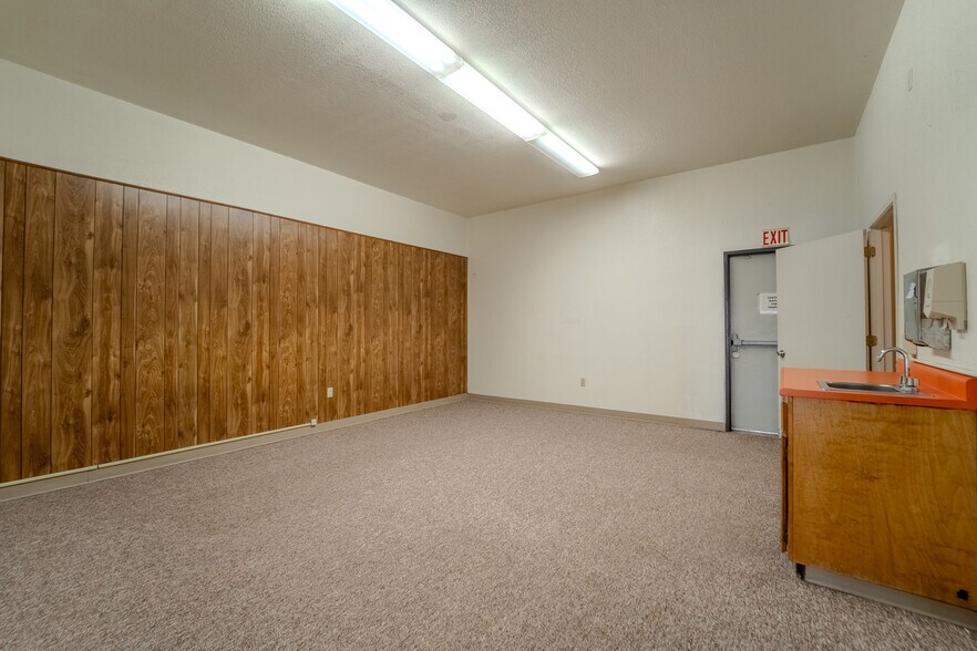 More Photos Of 1547 Starr Dr, Yuba City Office For Sale