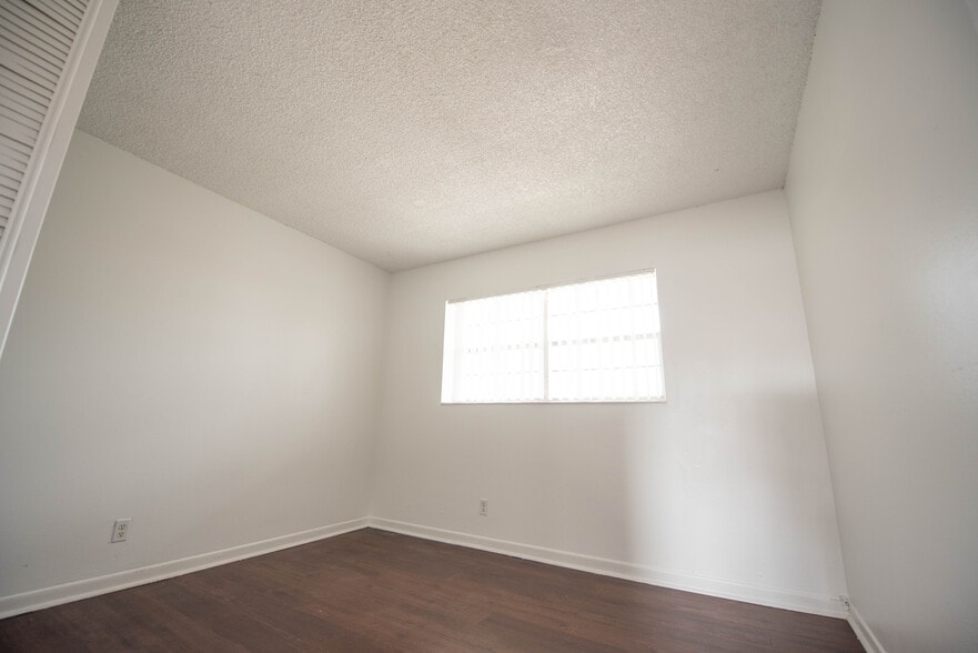 More Photos Of 3400-3460 NW 50th Ave, Lauderdale Lakes Apartments For Sale