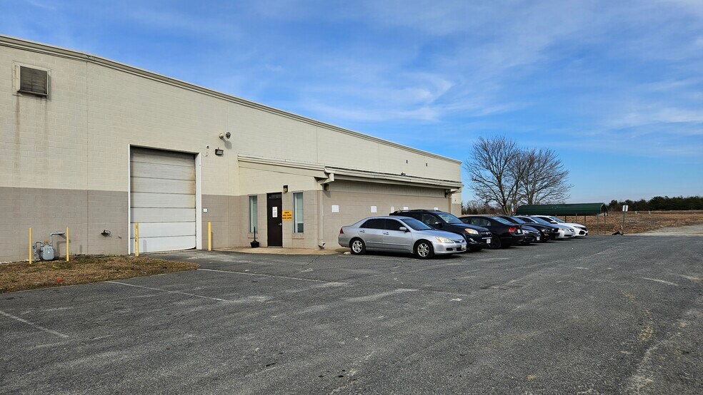 More Photos Of 9420 Cosner Dr, Fredericksburg Warehouse For Sale