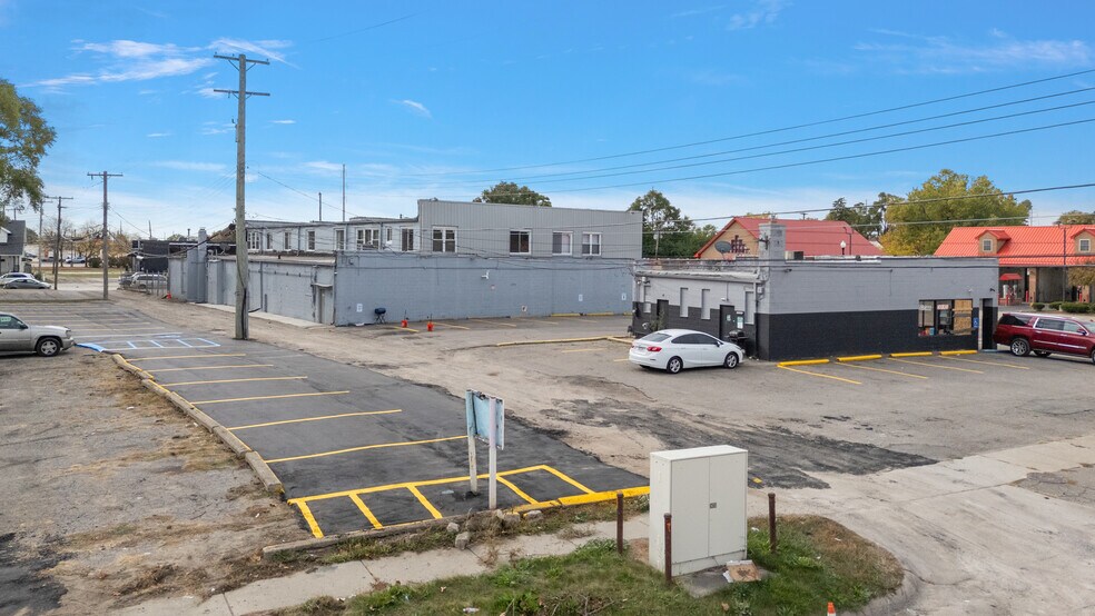 More Photos Of 20934 Van Dyke Ave, Warren Storefront Retail Residential For Sale