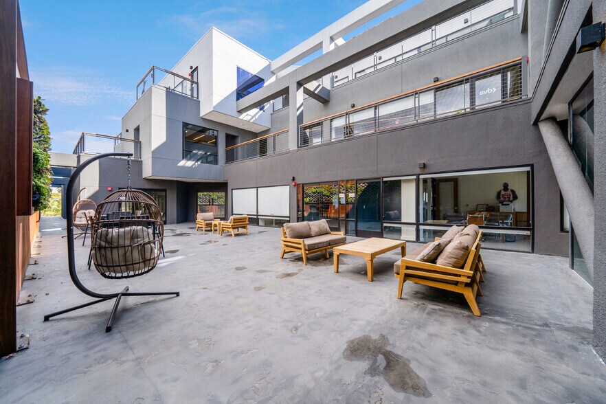 More Photos Of 1437 7th St, Santa Monica Office For Lease