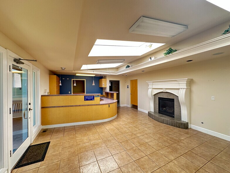 More Photos Of 13020 NE 85th St, Kirkland Medical For Sale