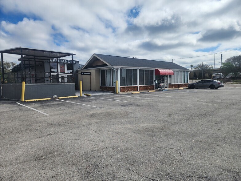 More Photos Of 1531 E Altamonte Dr, Casselberry Freestanding For Lease