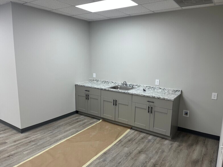 More Photos Of 1420 Redi Rd, Cumming Warehouse For Lease
