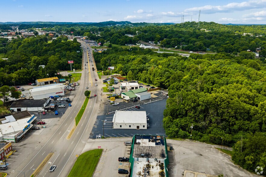 More Photos Of 111 Nashville Hwy N, Columbia Freestanding For Sale