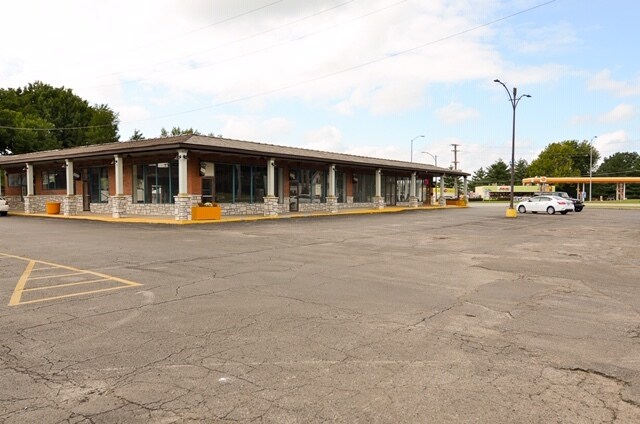 More Photos Of 4701 Blue Ridge Blvd, Kansas City Unknown For Lease