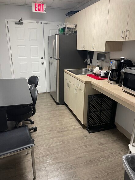 More Photos Of 1040 Weston Rd, Weston Loft Creative Space For Lease