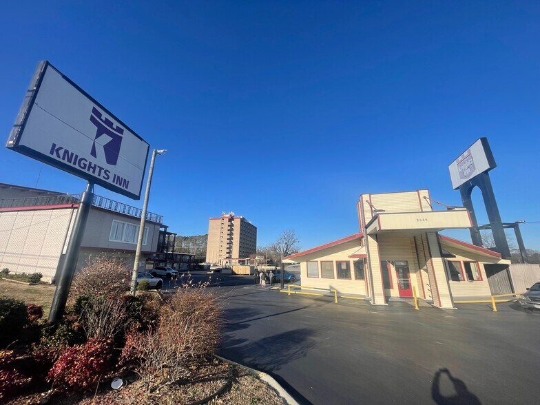 More Photos Of 2848 Bragg Blvd, Fayetteville Hotel For Sale