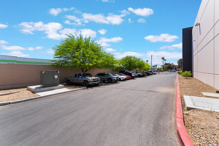 More Photos Of 2950 E Sunset Rd, Las Vegas Showroom For Sale