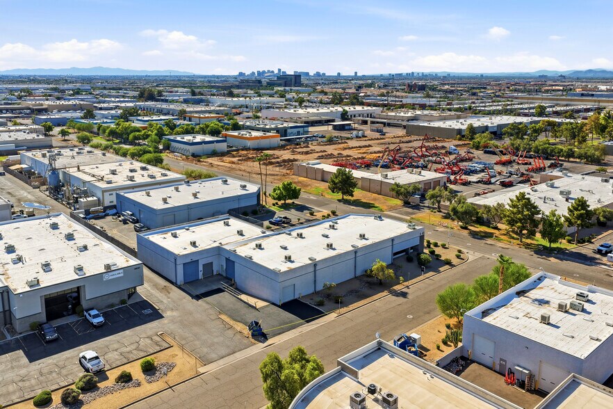 More Photos Of 3745 E Wier Ave, Phoenix Warehouse For Lease