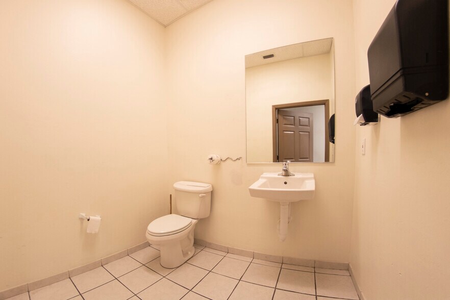 More Photos Of 24420 Sand Hill Blvd, Punta Gorda Unknown For Lease