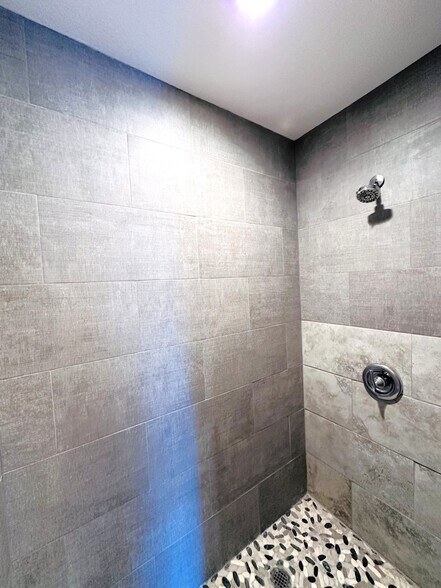 More Photos Of 722 E Wheatland Rd, Duncanville Office For Sale