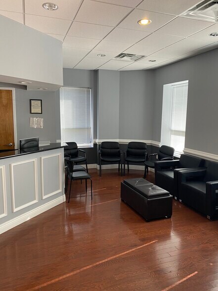 More Photos Of 461 Goffle Rd, Wyckoff Medical For Sale