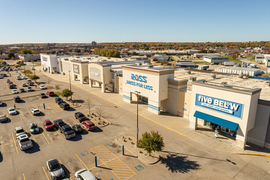 Primary Photo Of 401 E Poyntz Ave, Manhattan General Retail For Sale