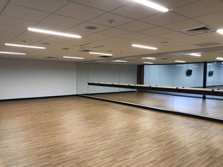 More Photos Of 5550 77 Center Dr, Charlotte Office For Lease