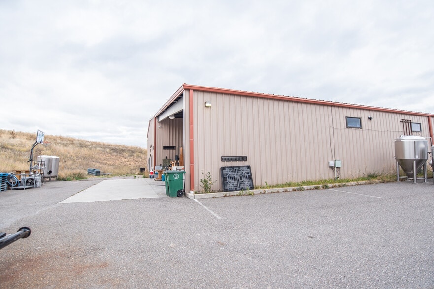 More Photos Of 5646 W Harrier Dr, Missoula Showroom For Sale